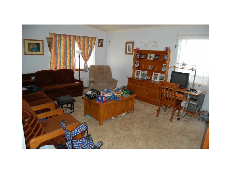 28 Tenth Avenue, Budgewoi NSW 2262