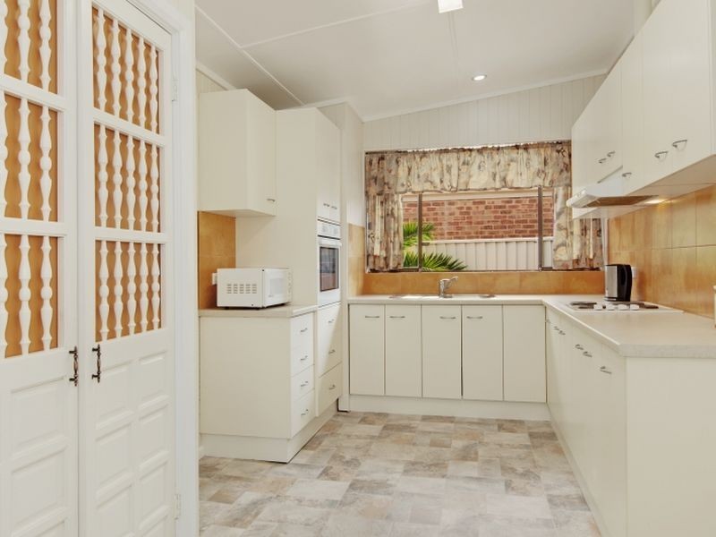 2 Canton Beach Road, Toukley NSW 2263