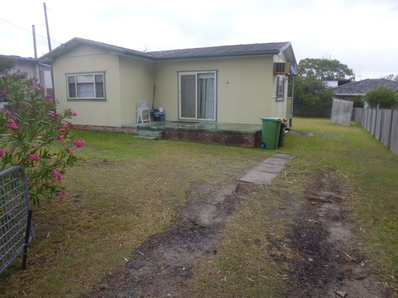 4 Peel Street, Toukley NSW 2263