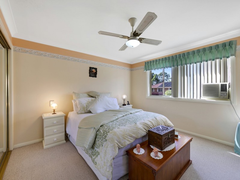 4 Lonsdale Close, Lake Haven NSW 2263