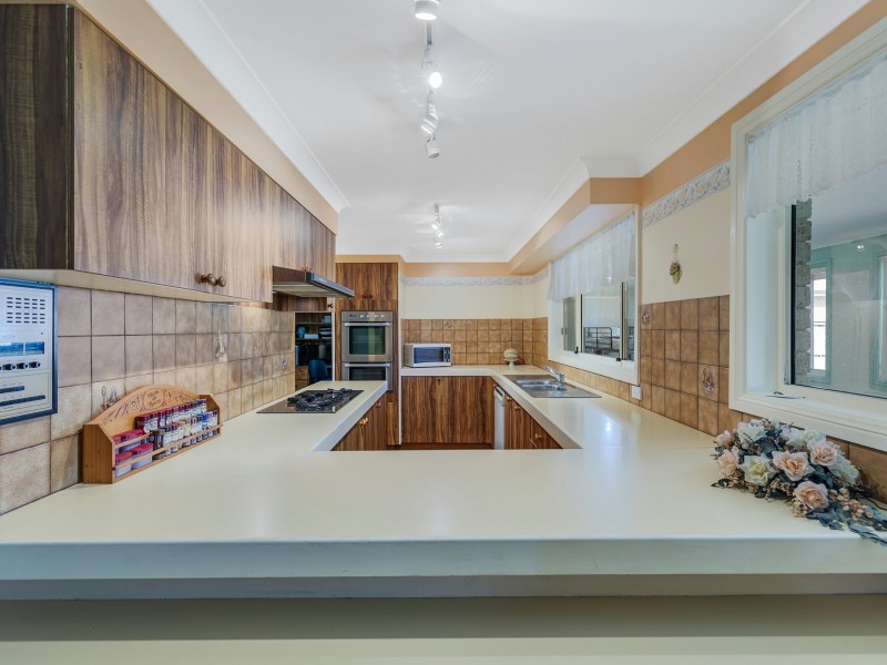 4 Lonsdale Close, Lake Haven NSW 2263