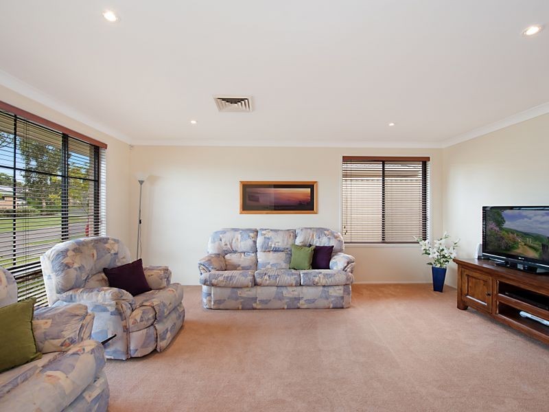 10 Landhaven Avenue, Blue Haven NSW 2262