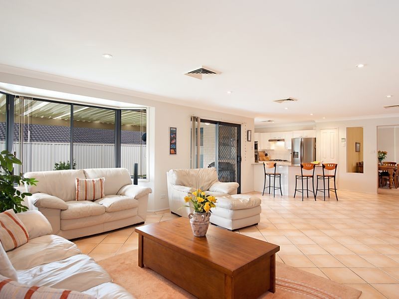 10 Landhaven Avenue, Blue Haven NSW 2262