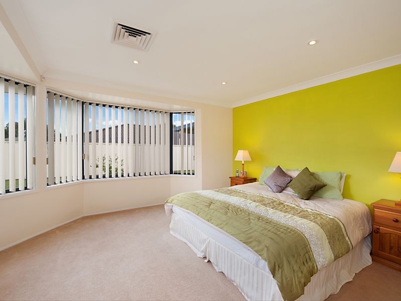 10 Landhaven Avenue, Blue Haven NSW 2262