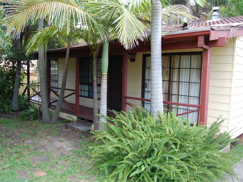 Mannering Park NSW 2259