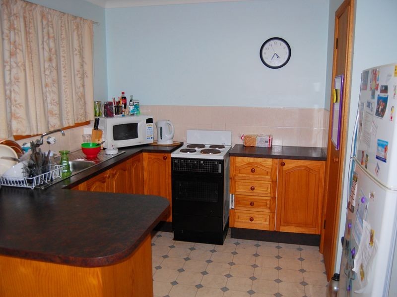 Mannering Park NSW 2259