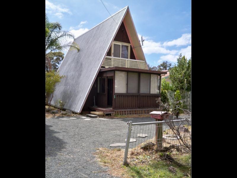 17 Georgina Avenue, Gorokan NSW 2263