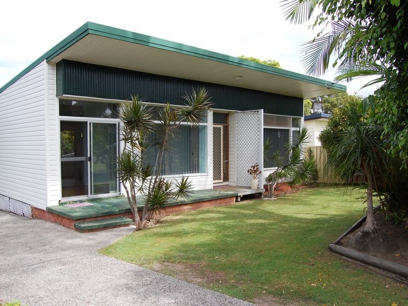 25 Sixth Avenue, Toukley NSW 2263