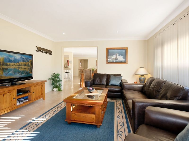 18 Connamara Street, Wadalba NSW 2259