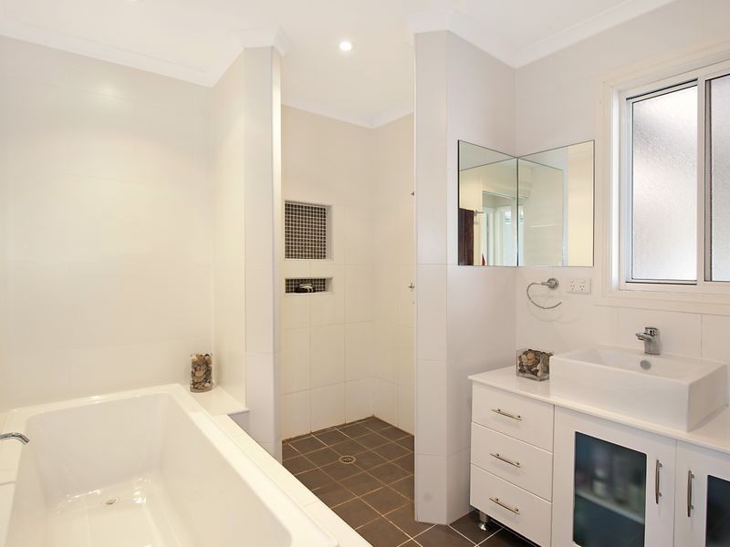 4 Kaye Avenue, Kanwal NSW 2259