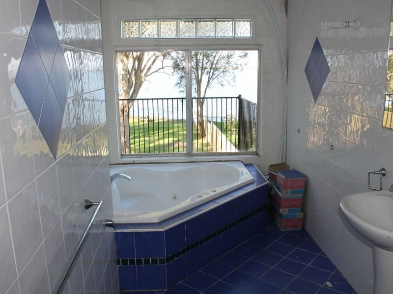 43 Malvina Parade, Gorokan NSW 2263