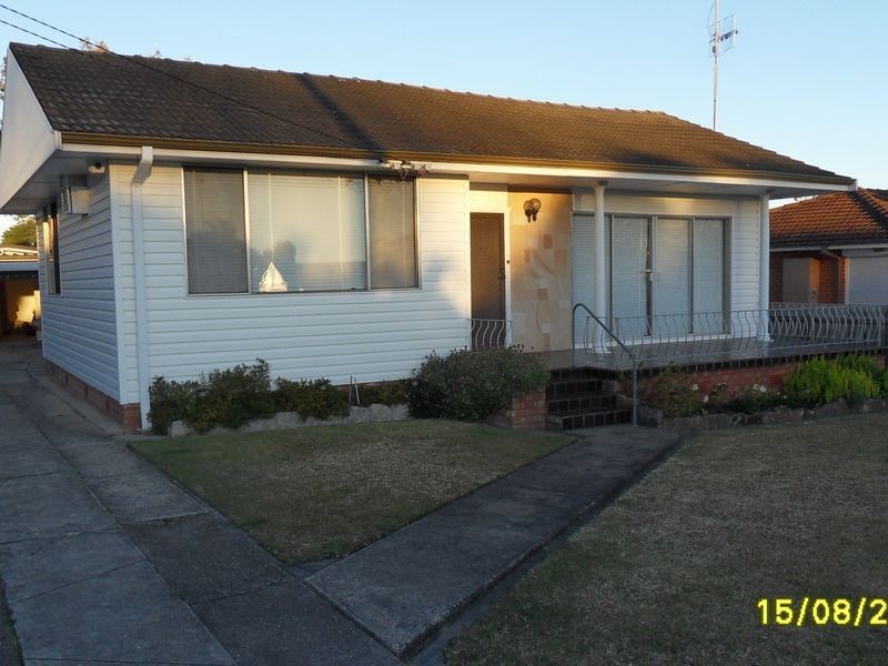7 Athol Street, Toukley NSW 2263