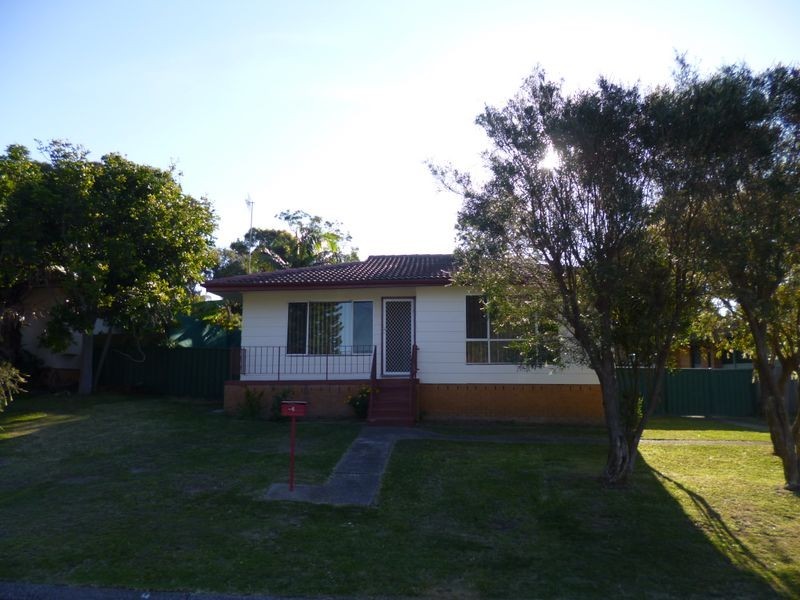 4 Kynan Close, Lake Haven NSW 2263
