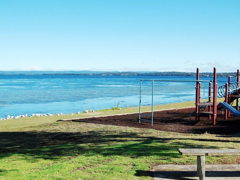 13 Beach Parade, Canton Beach NSW 2263