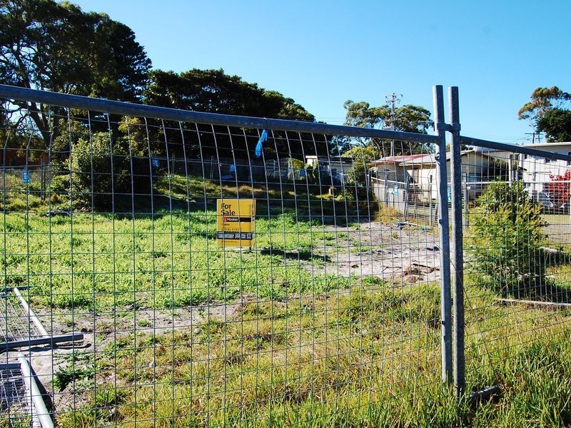 13 Beach Parade, Canton Beach NSW 2263