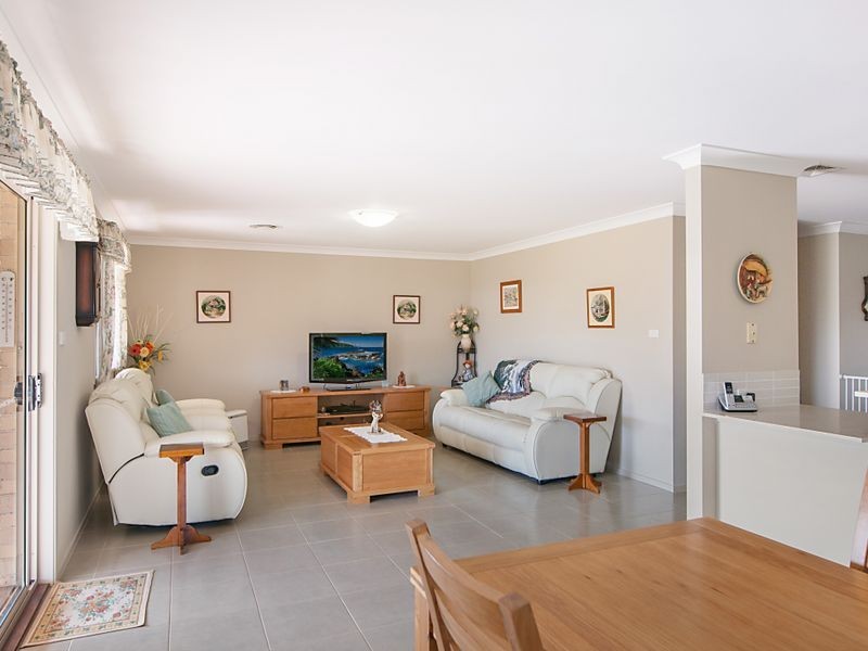 10 Cascades Road, Woongarrah NSW 2259
