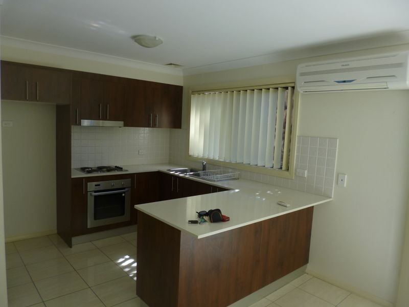 5/10 Harry Close, Blue Haven NSW 2262