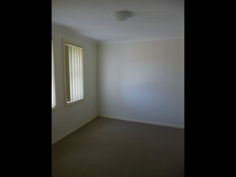 5/10 Harry Close, Blue Haven NSW 2262