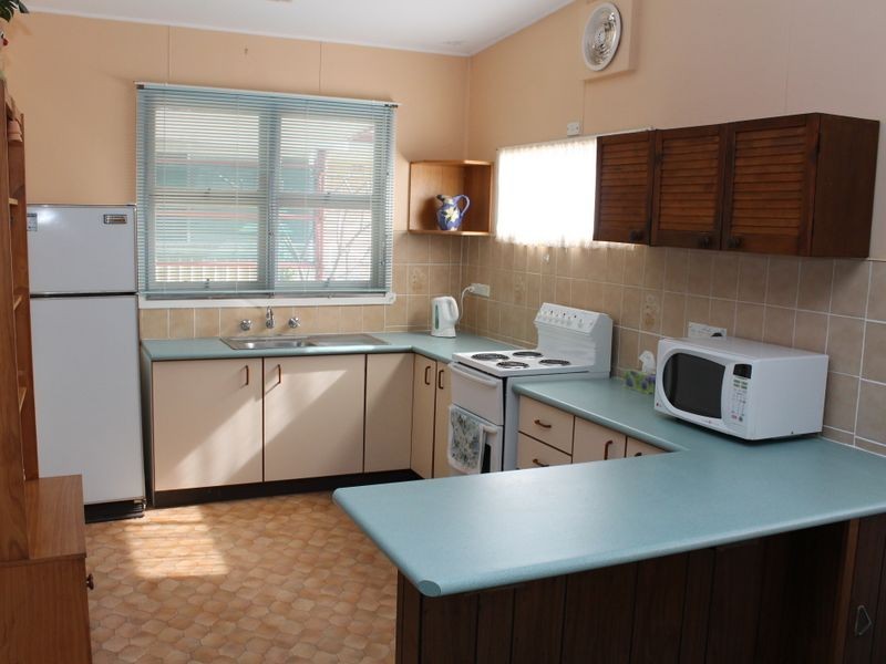 Mannering Park NSW 2259