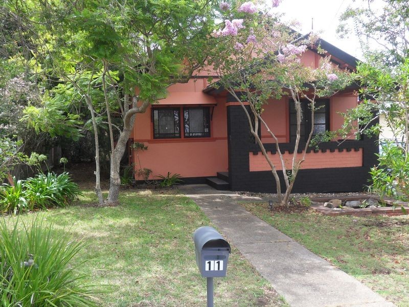 11 Holmes Avenue, Toukley NSW 2263