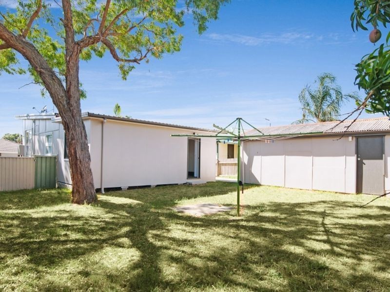 8 Glenavon Street, Toukley NSW 2263