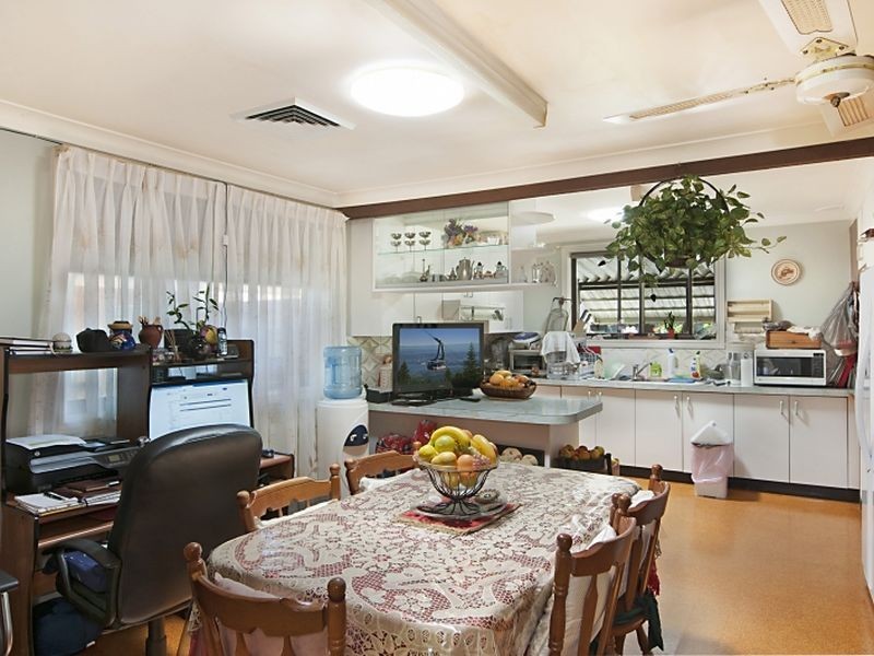 9 Marks Road, Gorokan NSW 2263