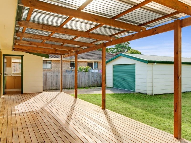 15 Westbrook Parade, Gorokan NSW 2263