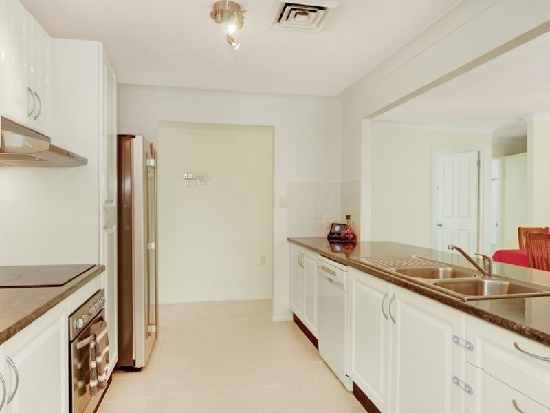 15 Balmoral Drive, Gorokan NSW 2263