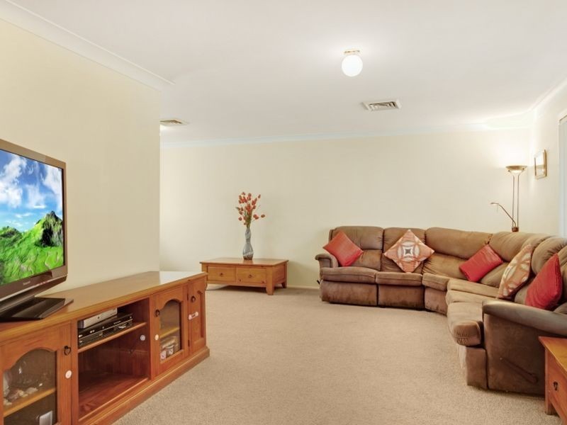 15 Balmoral Drive, Gorokan NSW 2263
