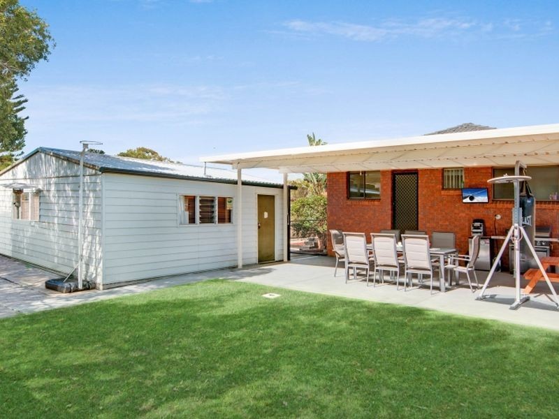 15 Balmoral Drive, Gorokan NSW 2263