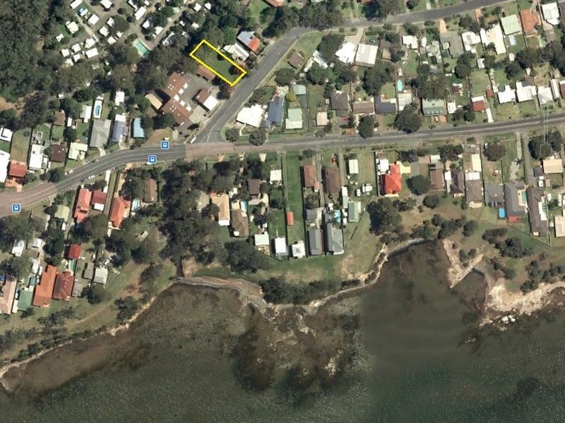 8 Cadonia Road, Tuggerawong NSW 2259