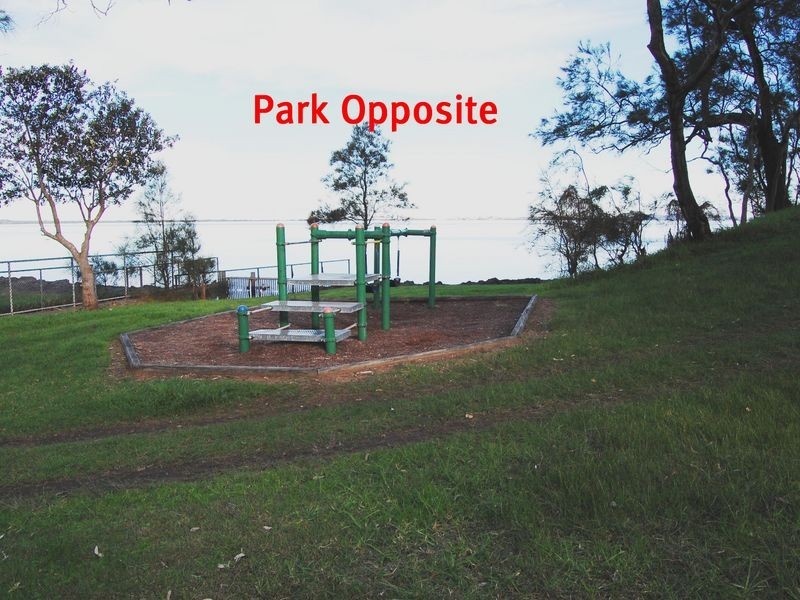 8 Cadonia Road, Tuggerawong NSW 2259