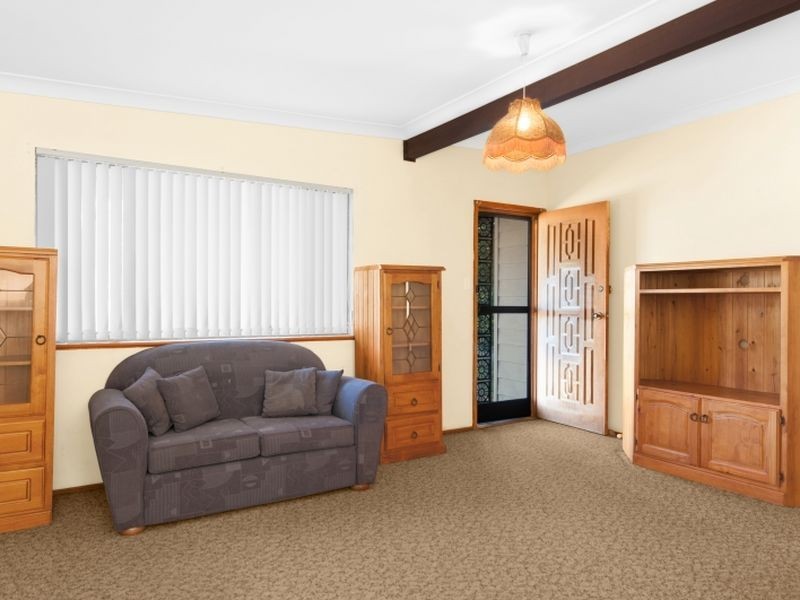 11 Manoa Road, Budgewoi NSW 2262