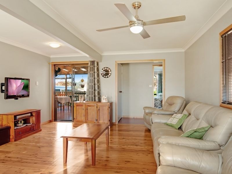 4 Essex Street, Gorokan NSW 2263