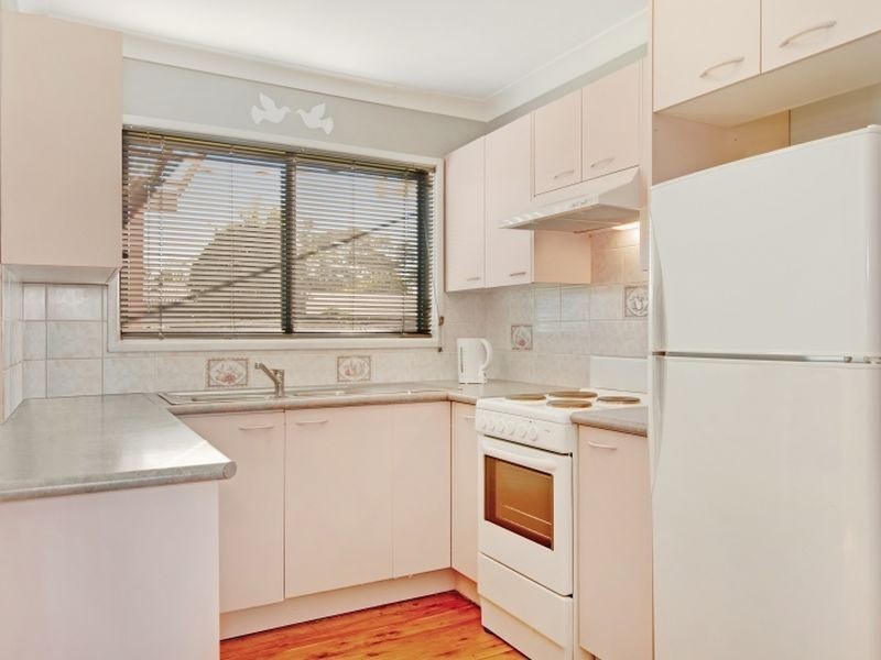 4 Essex Street, Gorokan NSW 2263