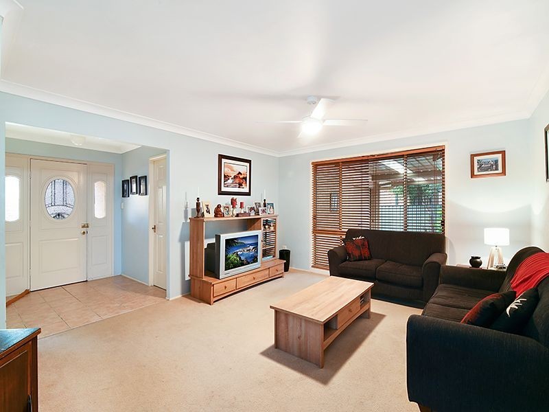 5 Bristol Close, Kanwal NSW 2259