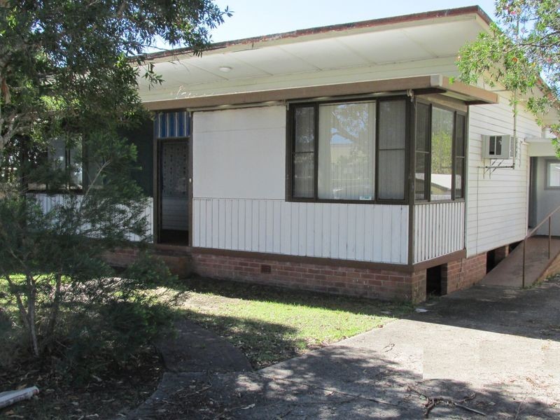 37 Athol Street, Toukley NSW 2263
