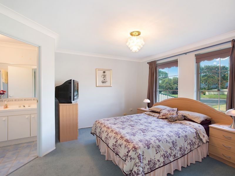 11 Balmoral Drive, Gorokan NSW 2263