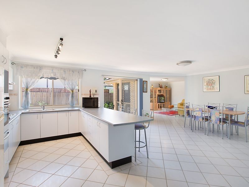 11 Balmoral Drive, Gorokan NSW 2263