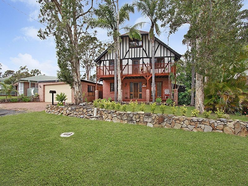 36 Cams Boulevard, Summerland Point NSW 2259