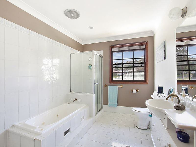 36 Cams Boulevard, Summerland Point NSW 2259