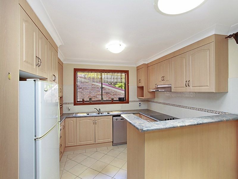 6 Halcyon Street, Mannering Park NSW 2259