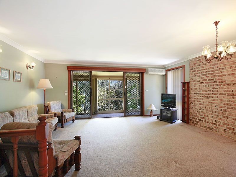 6 Halcyon Street, Mannering Park NSW 2259