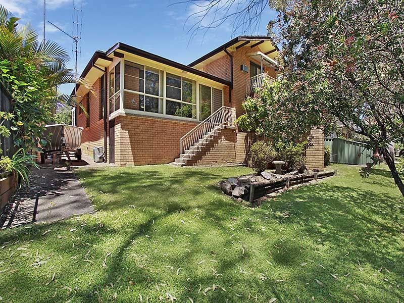 6 Halcyon Street, Mannering Park NSW 2259