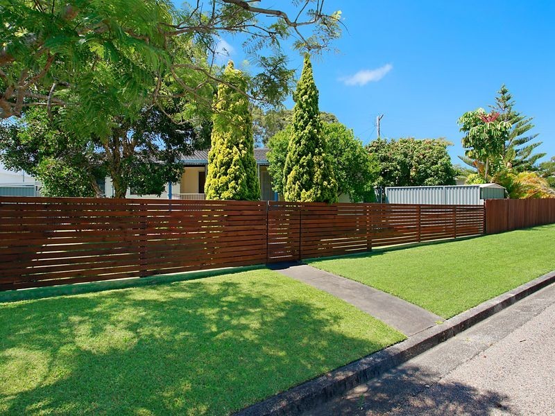 2 Laelana Avenue, Budgewoi NSW 2262