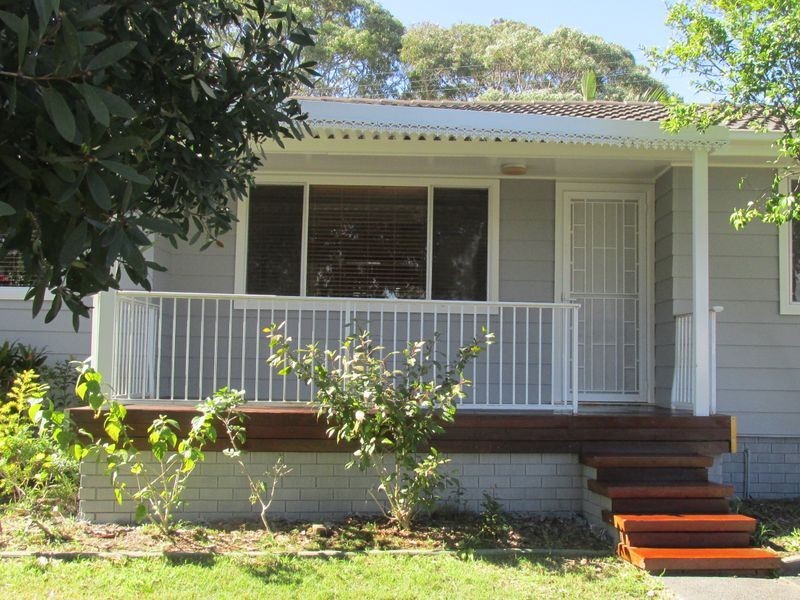 2 Laelana Avenue, Budgewoi NSW 2262