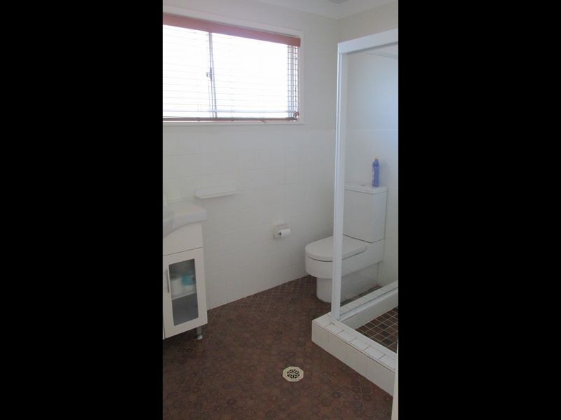 2 Laelana Avenue, Budgewoi NSW 2262