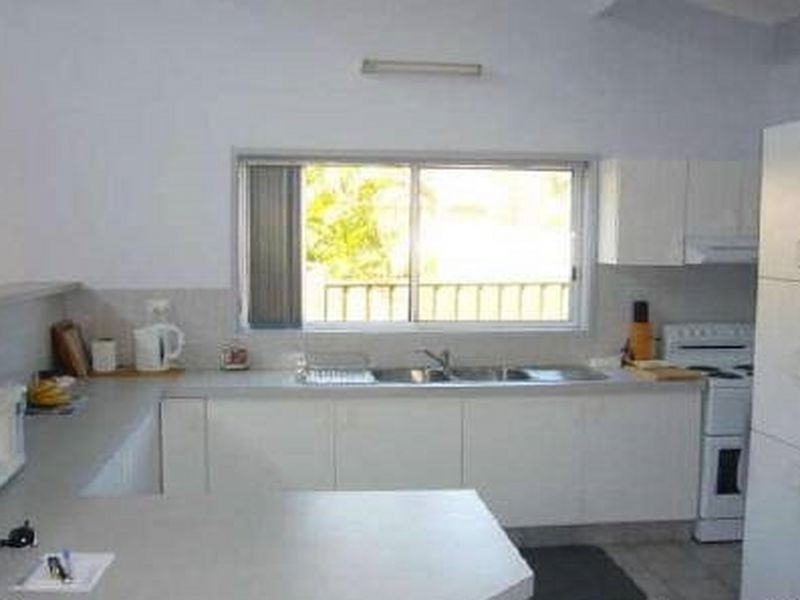 2/174 Tuggerawong Road, Wyongah NSW 2259