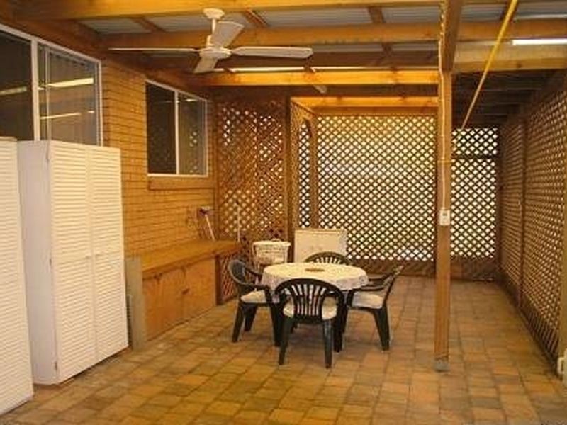 2/174 Tuggerawong Road, Wyongah NSW 2259