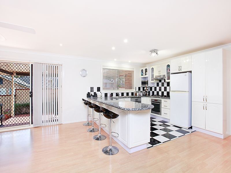 2 Heron Close, Watanobbi NSW 2259